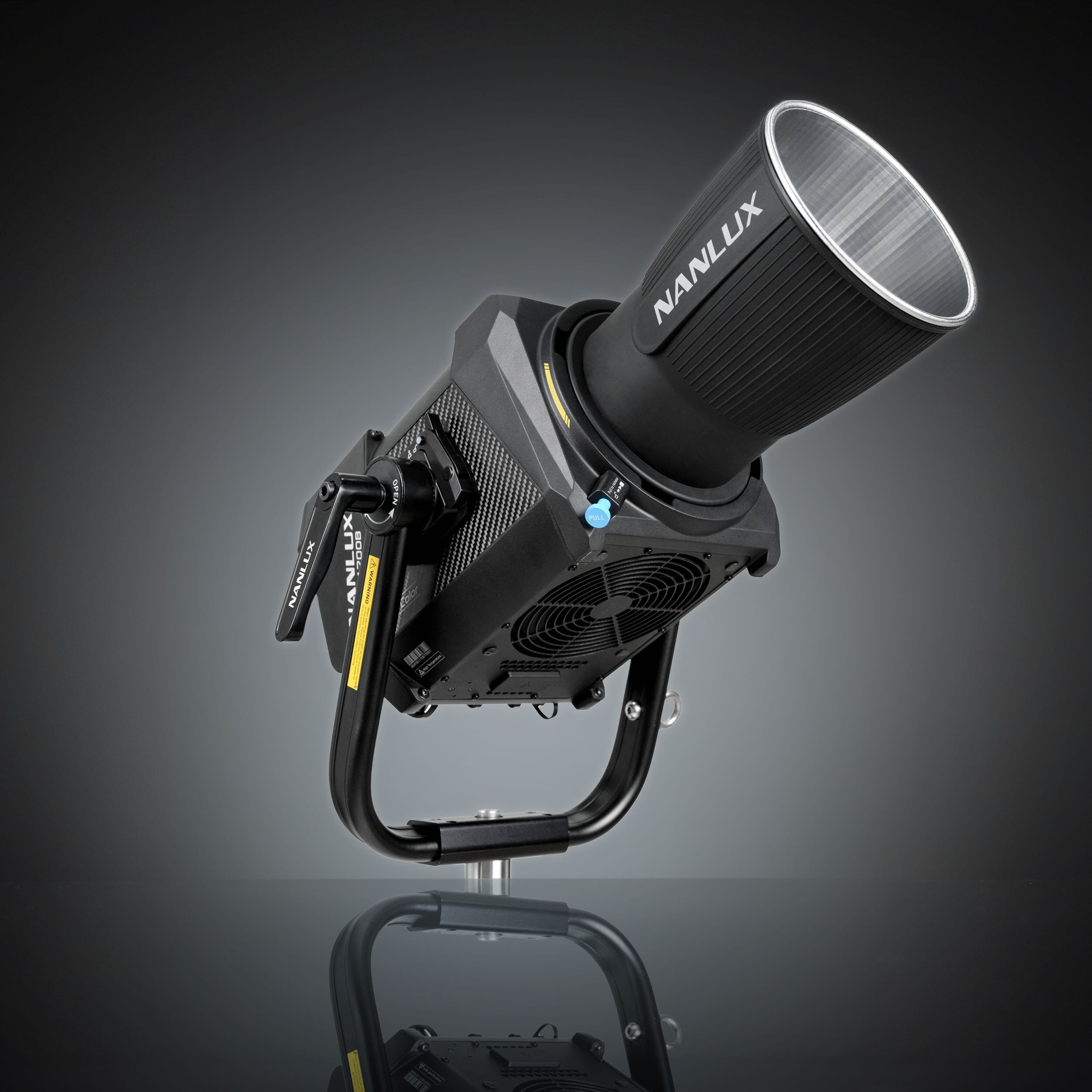 nanlux-Evoke-1200B-Hero